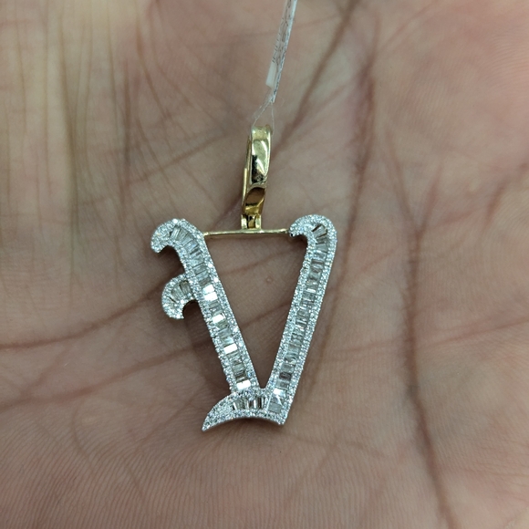 Real Natural Diamond 10kt Gold Baguette Style Initial V Pendant